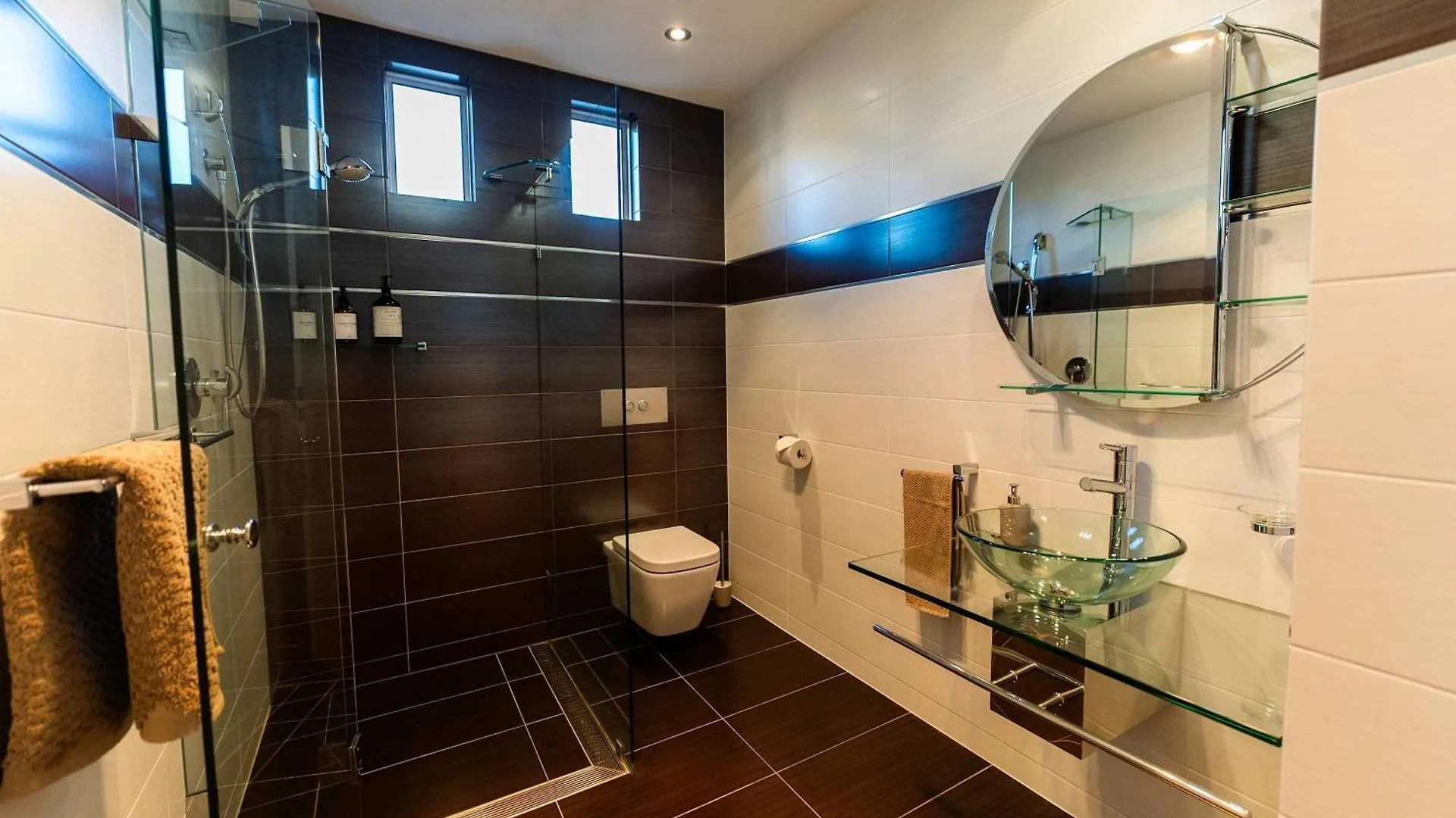 Holiday home Ocean View Villa With Pool Spa & Cinema Brighton