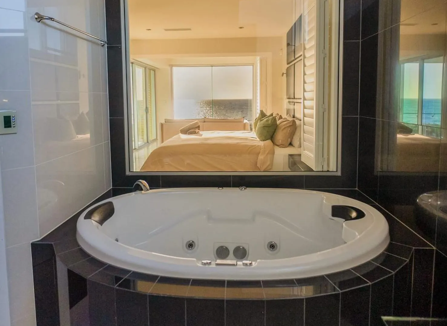 Ocean View Villa With Pool Spa & Cinema Brighton Holiday home